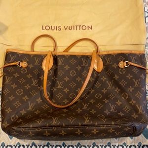 Faux Louis Vuitton never full with duster